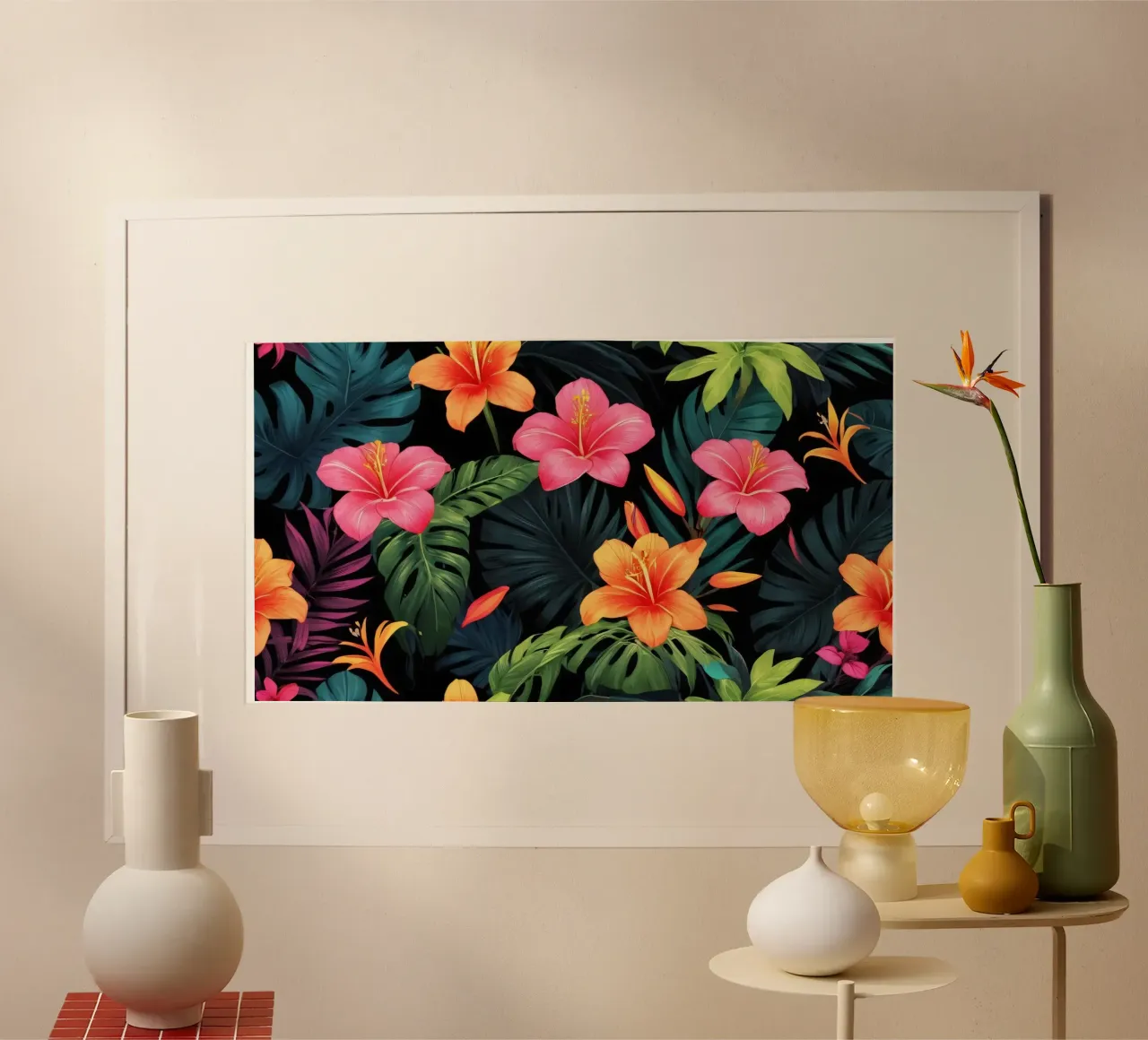 Lebendiges Blumendesign mit Hibiskus und tropischen Blättern Poster von DesignDoodle
