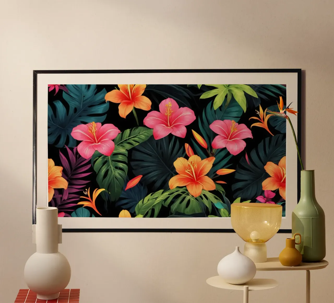 Lebendiges Blumendesign mit Hibiskus und tropischen Blättern Poster von DesignDoodle