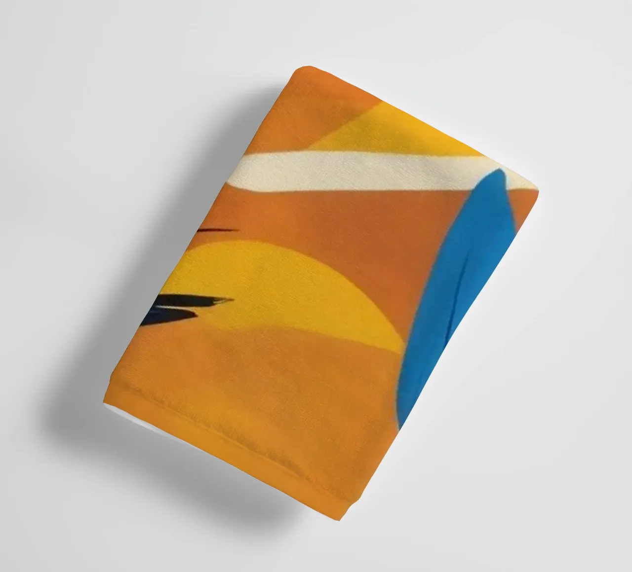 œuvre d'art abstraite avec des couleurs vives et des coups de pinceau dynamiques serviette de bain de DesignDoodle