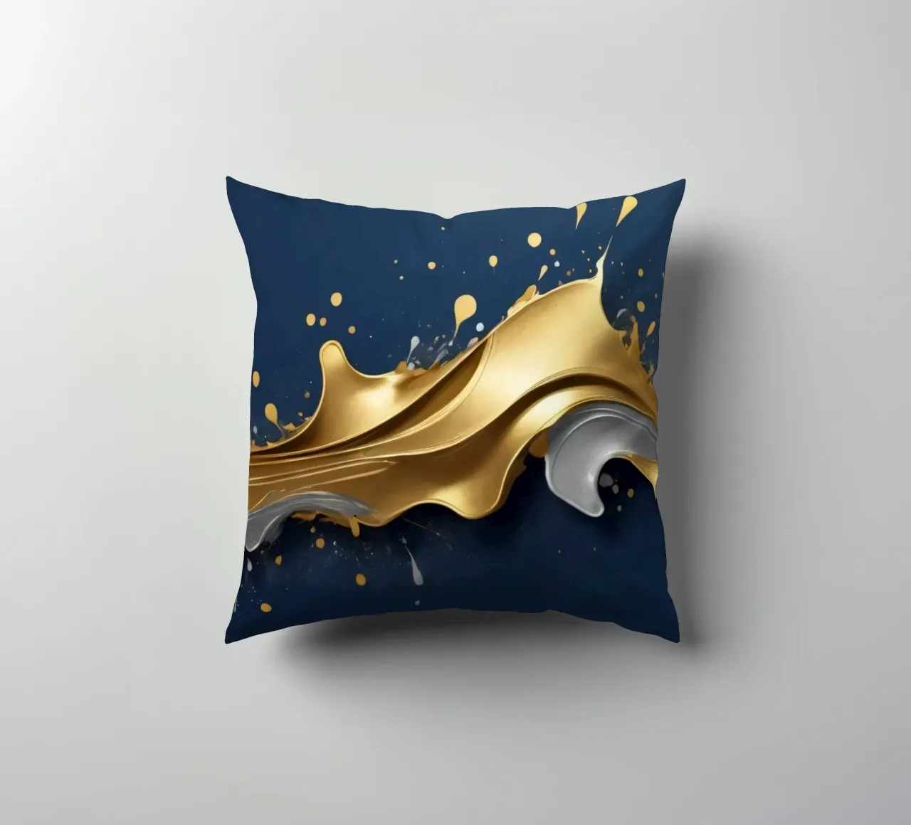 design astratto con onde fluide in oro e argento cuscino da DesignDoodle