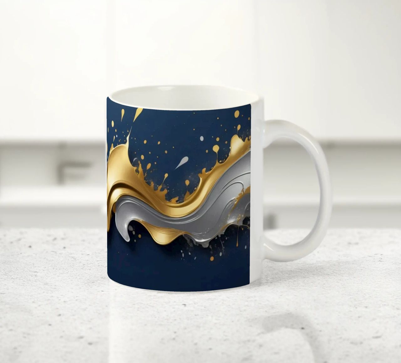 design astratto con onde fluide in oro e argento tazza in ceramica da DesignDoodle