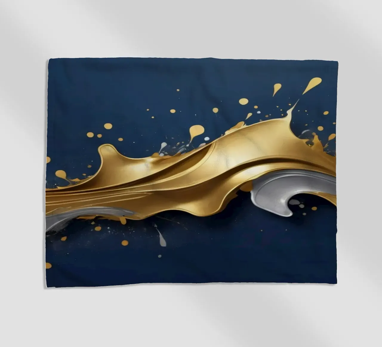 design astratto con onde fluide in oro e argento telo mare da DesignDoodle