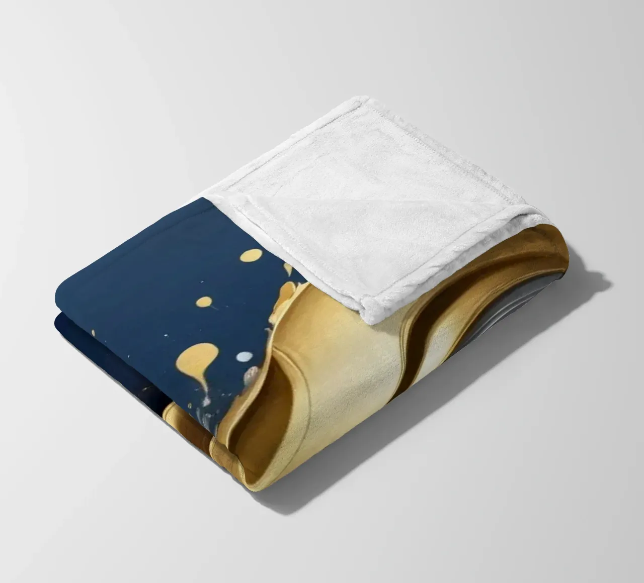design astratto con onde fluide in oro e argento coperta in pile da DesignDoodle