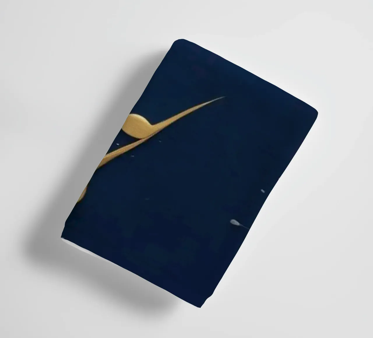 design di sfondo con elementi in oro e argento asciugamano da bagno da DesignDoodle