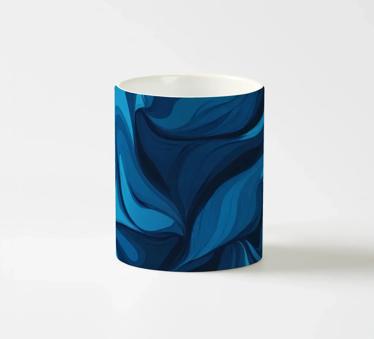 Gedurfd abstract behangontwerp met vloeiende blauwe golven keramische mok van DesignDoodle