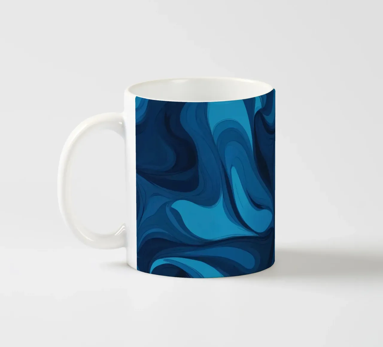 Gedurfd abstract behangontwerp met vloeiende blauwe golven keramische mok van DesignDoodle
