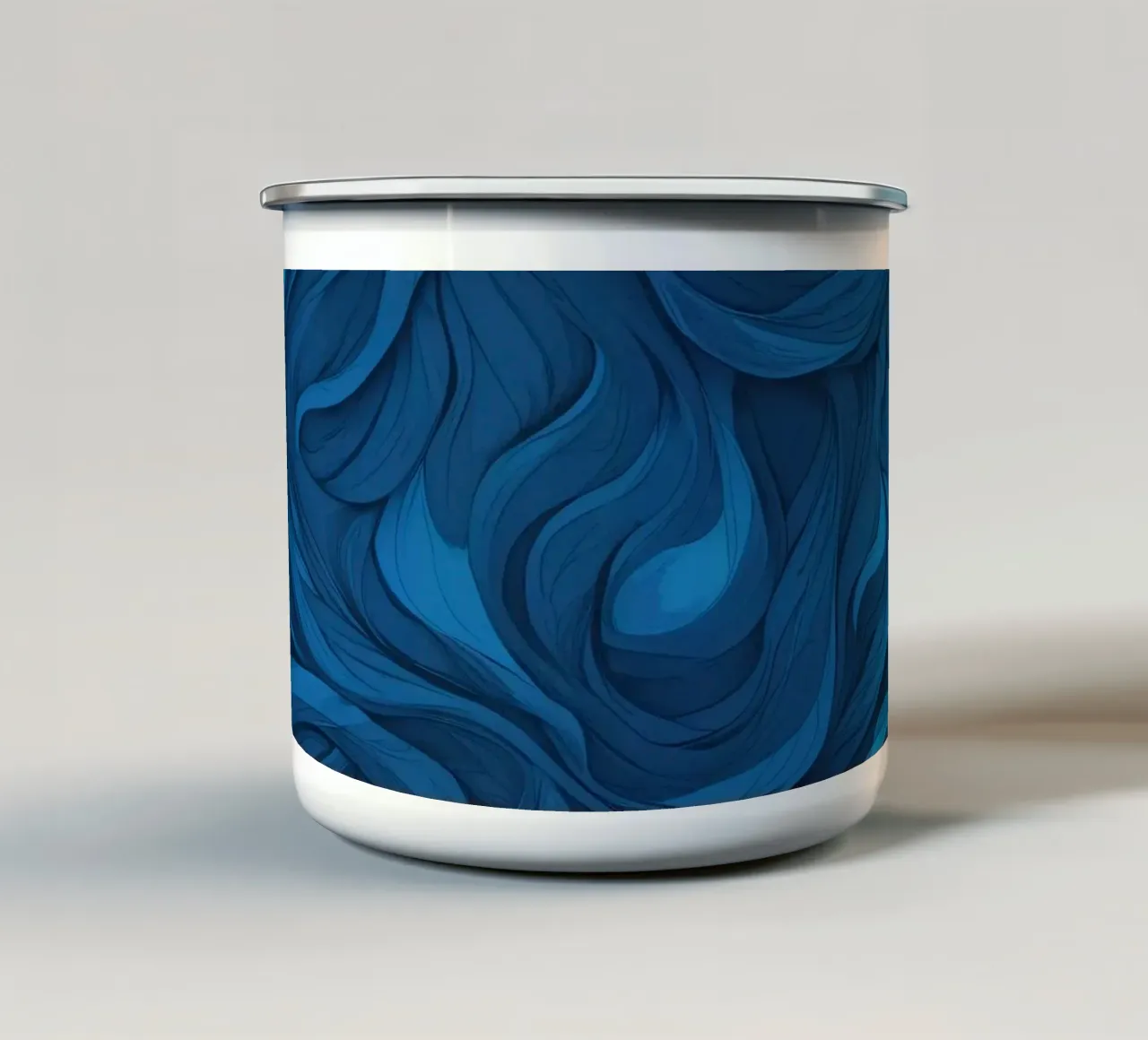 Blauwe golven in een abstract achtergrondontwerp emaille mok van DesignDoodle