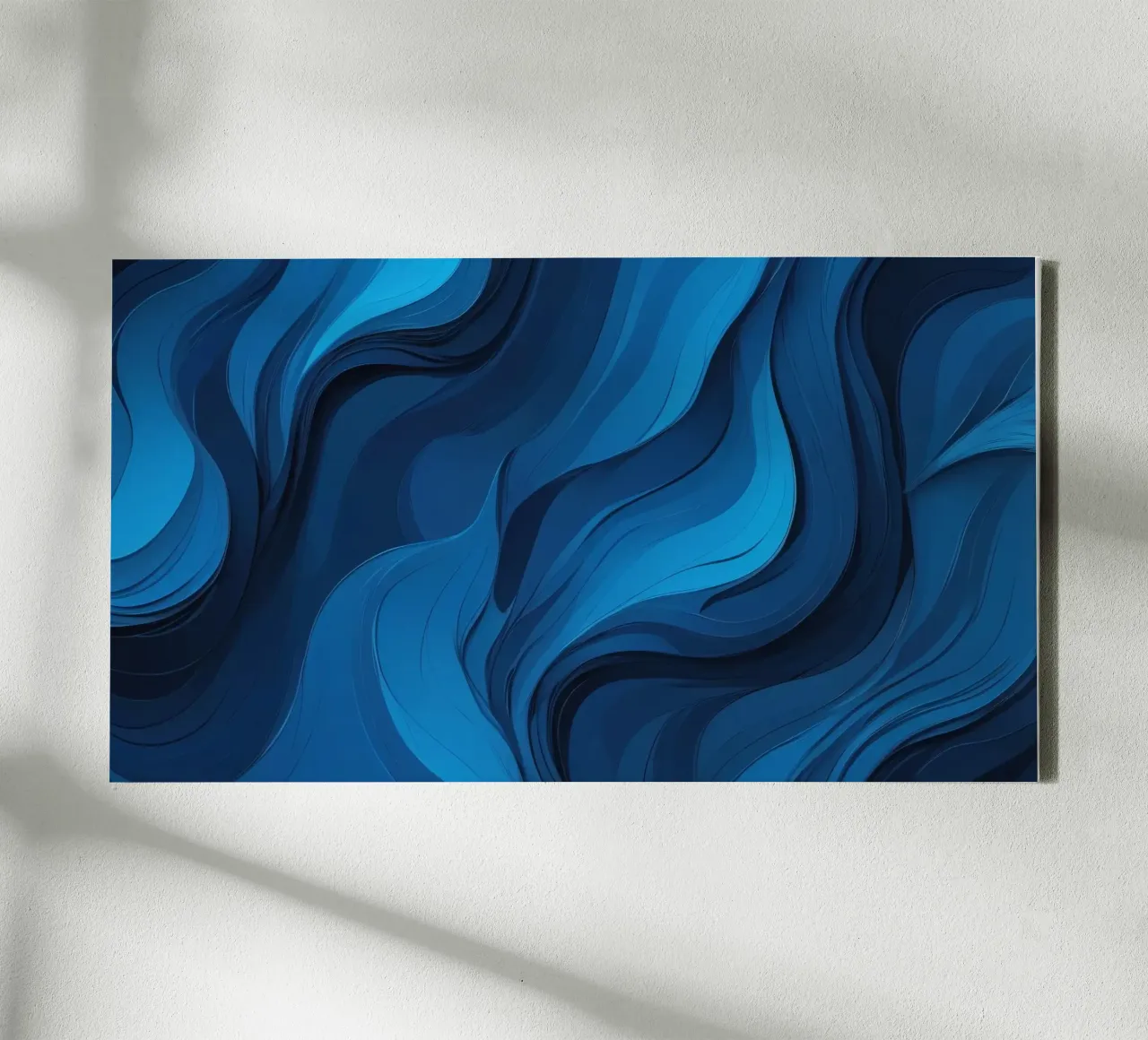 Dynamische blaue Wellen bilden einen abstrakten, fließenden Hintergrund Leinwand von DesignDoodle