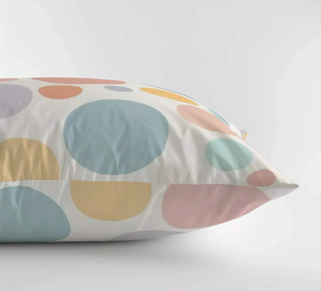 circles create a soothing pastel background cuscino da DesignDoodle