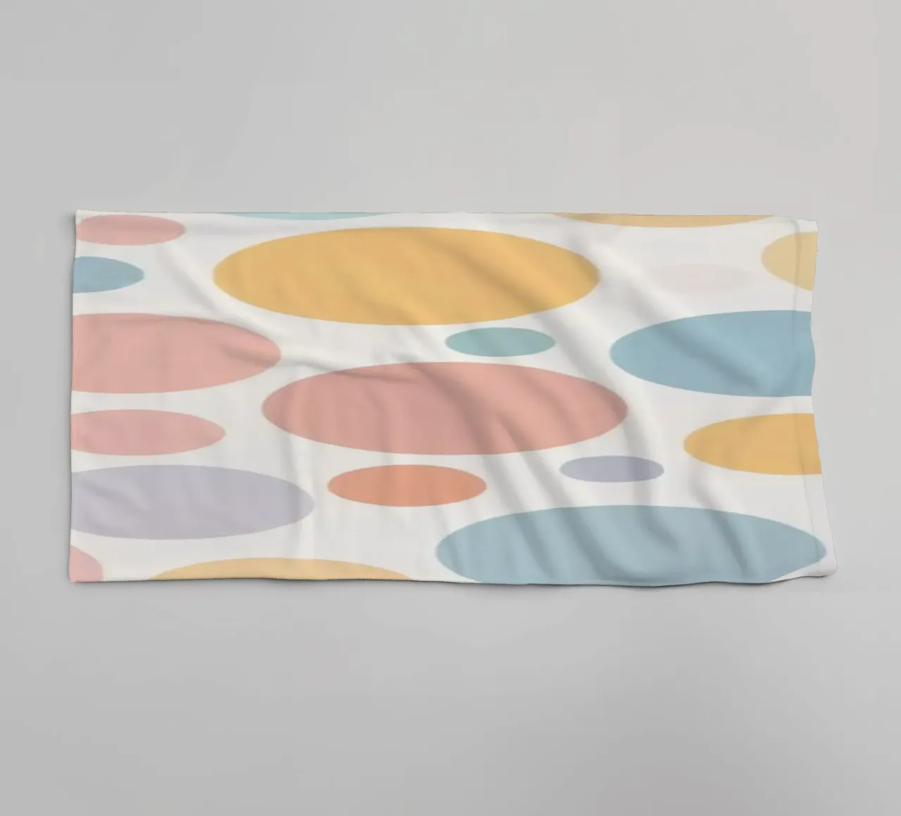 circles create a soothing pastel background asciugamano da bagno da DesignDoodle