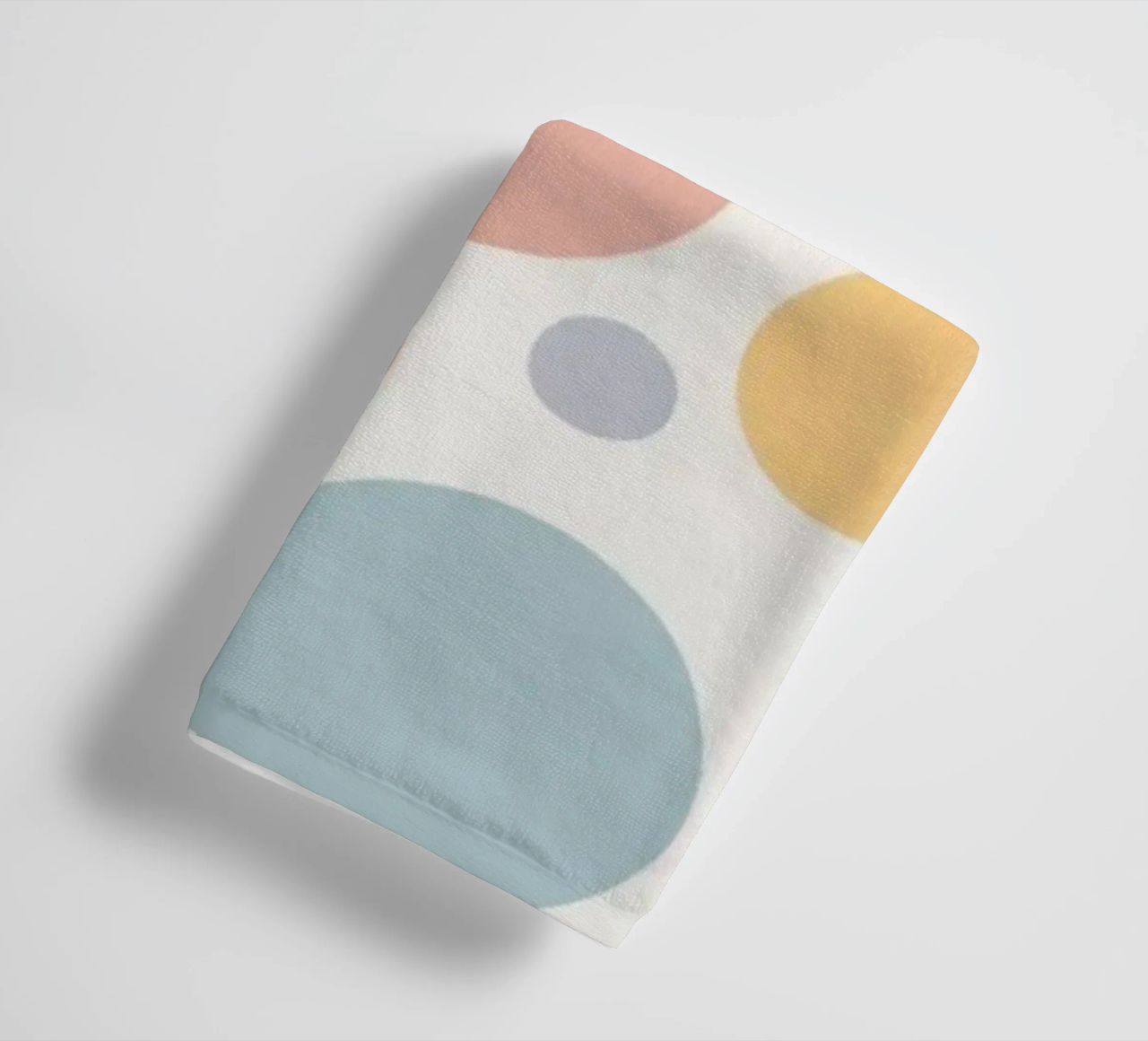 circles create a soothing  pastel background asciugamano da bagno da DesignDoodle