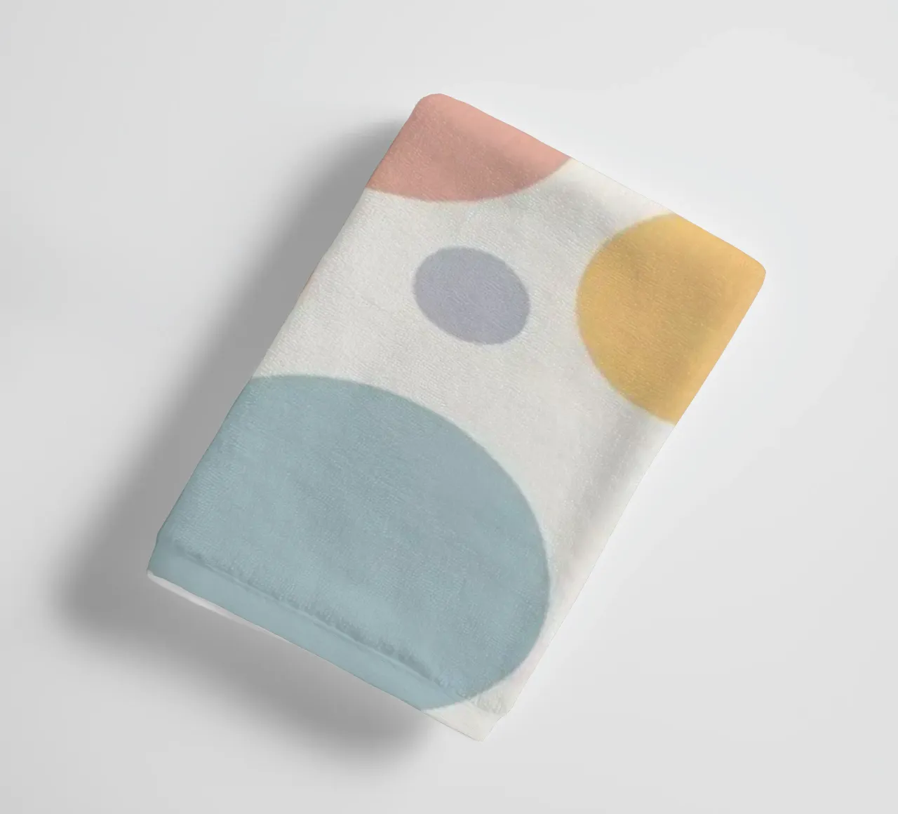 circles create a soothing pastel background asciugamano da bagno da DesignDoodle