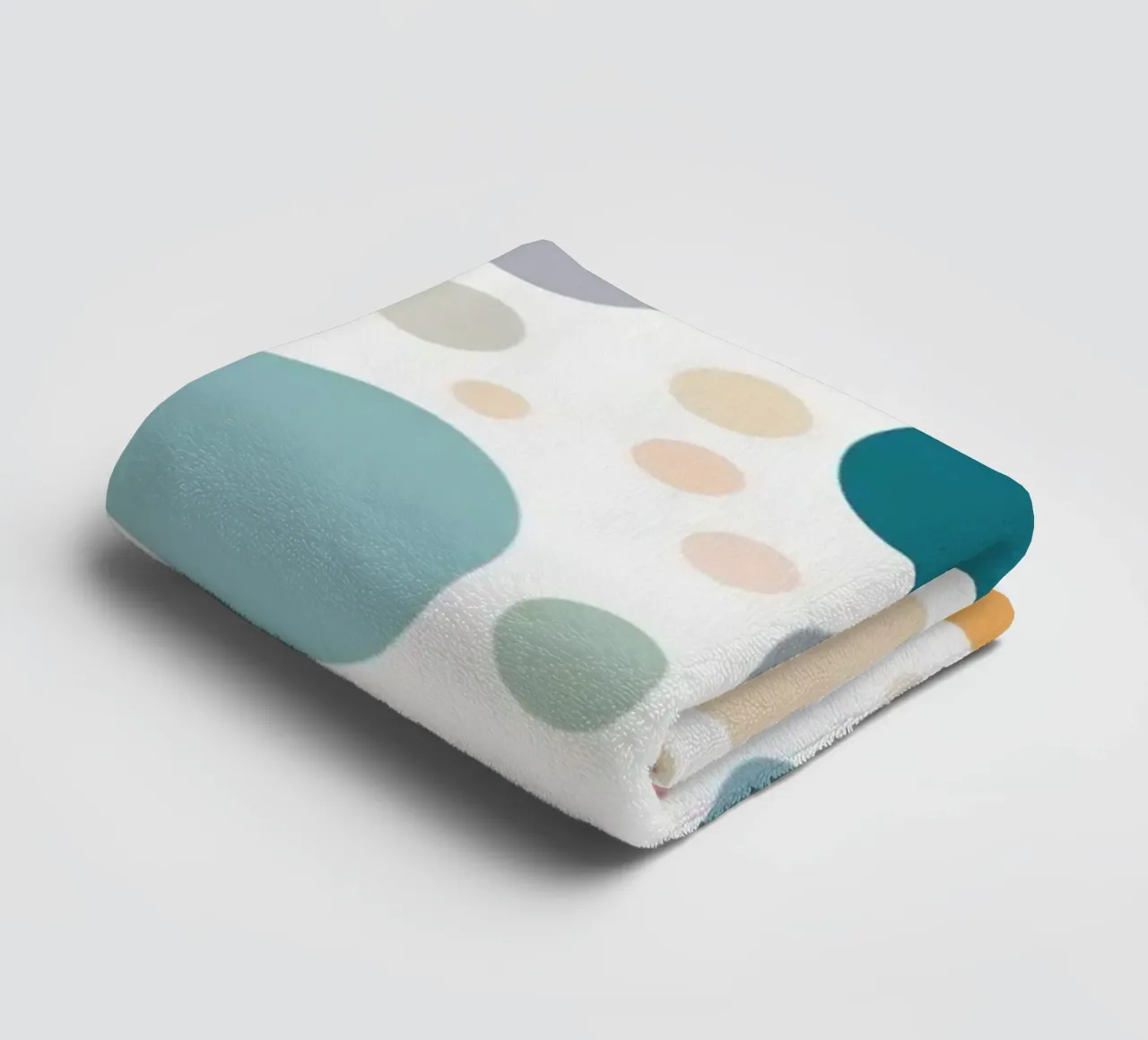 Kreise schaffen ein lebendiges Tapetendesign mit weichen Tönen Handtuch von DesignDoodle