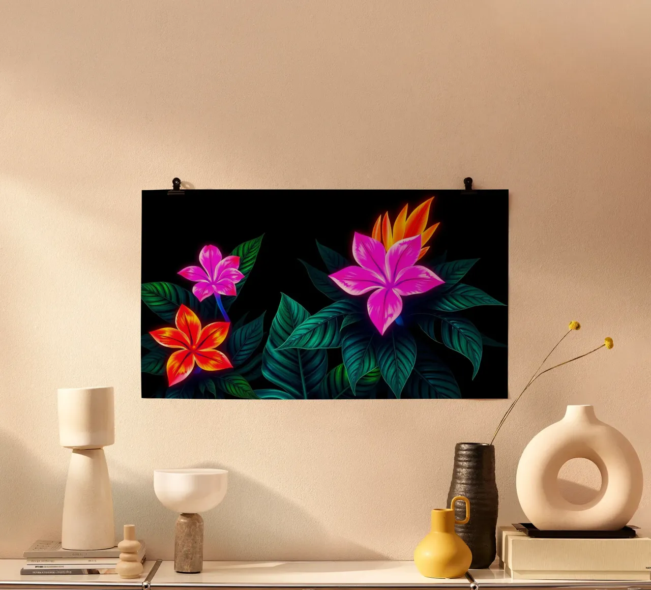 Il design floreale è caratterizzato da fiori luminosi e foglie verdi. poster con telaio in plastica da DesignDoodle
