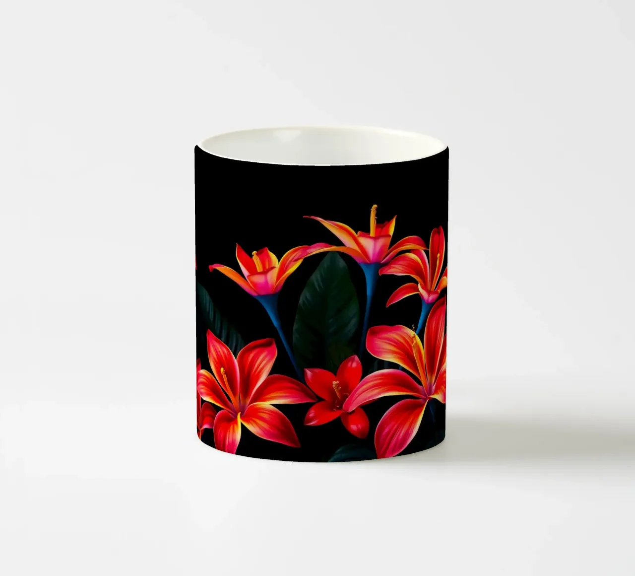 composizione floreale rossa e arancione tazza in ceramica da DesignDoodle