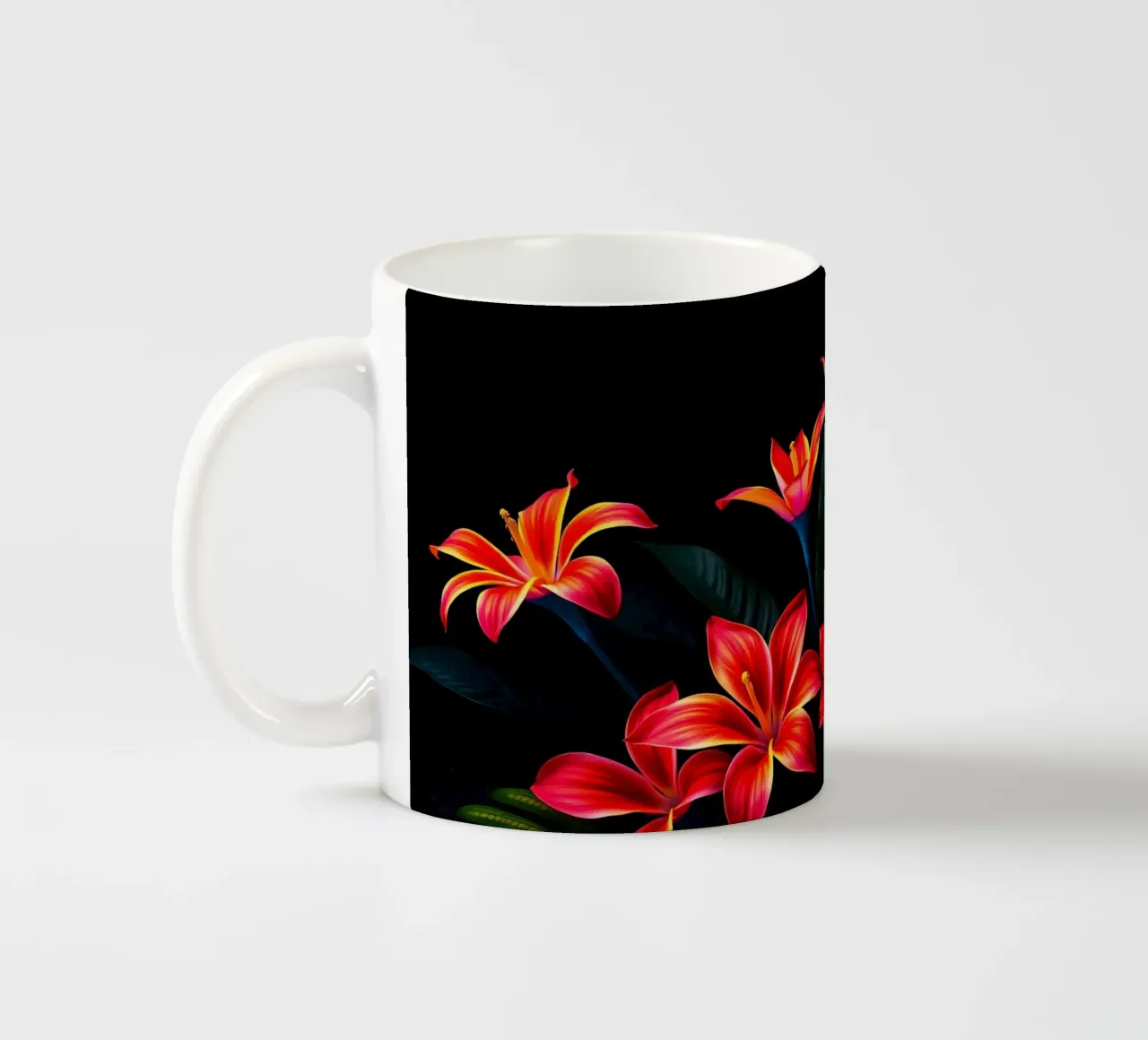 composizione floreale rossa e arancione tazza in ceramica da DesignDoodle