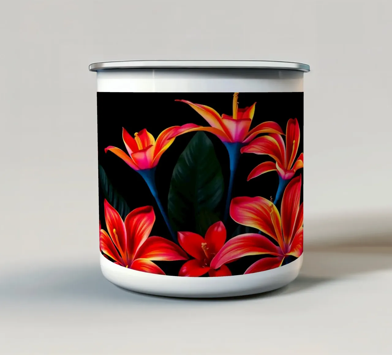 composizione floreale rossa e arancione tazza in smalto da DesignDoodle