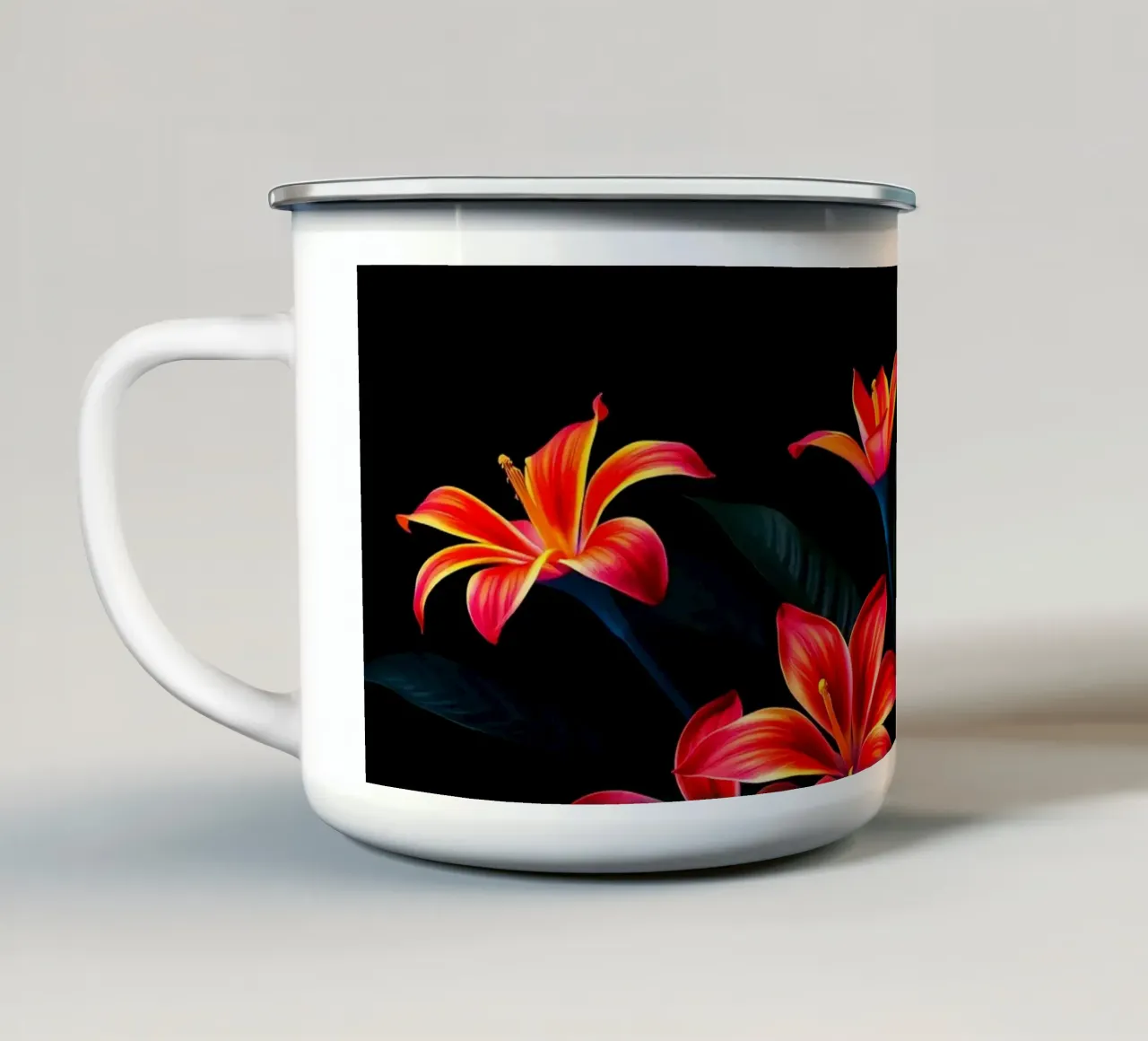 composizione floreale rossa e arancione tazza in smalto da DesignDoodle