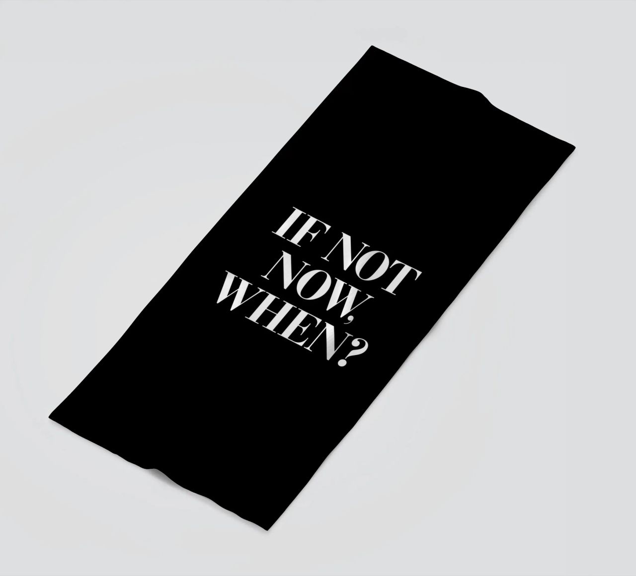 Se non ora Quando motivare il design tipografico telo mare da THE MOTIVATED TYPE