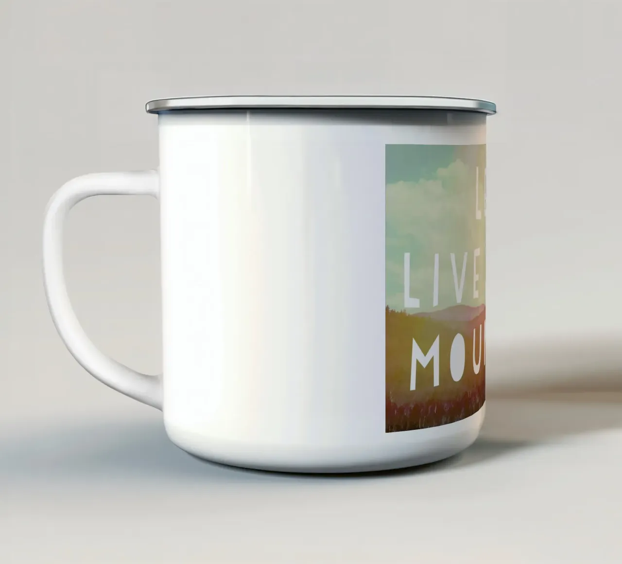 Live in The Mountains tazza in smalto da Vintage Skies