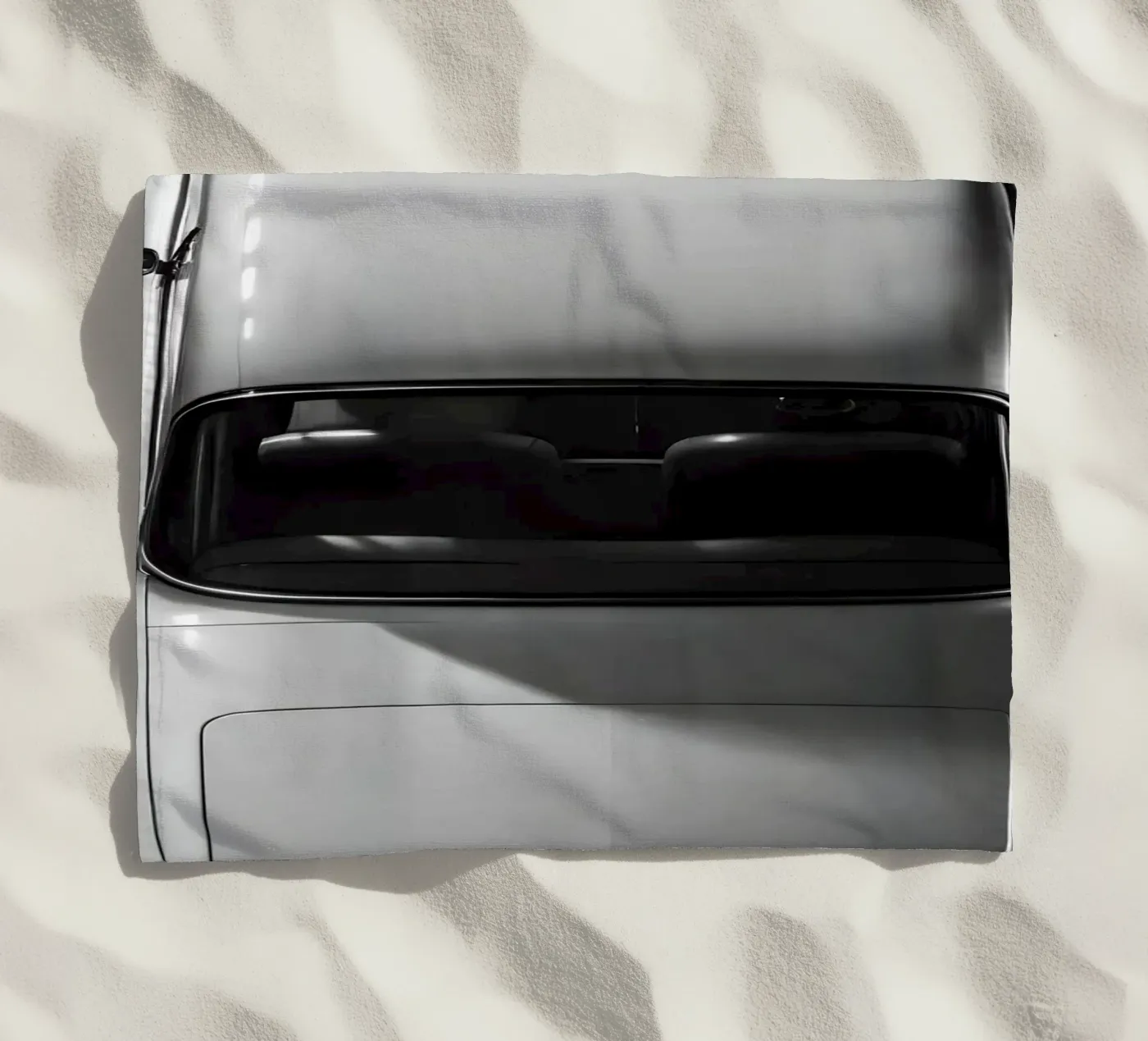 Auto d'epoca monocromatica telo mare da CAR EDITION