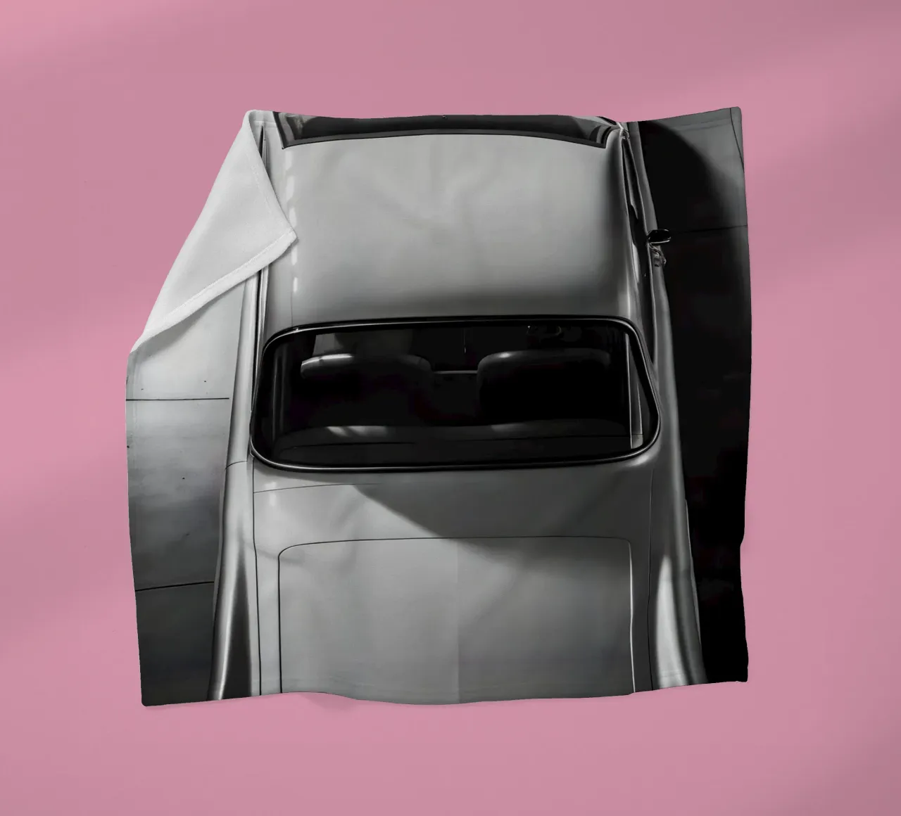 Monochromer Oldtimer Fleecedecke von CAR EDITION