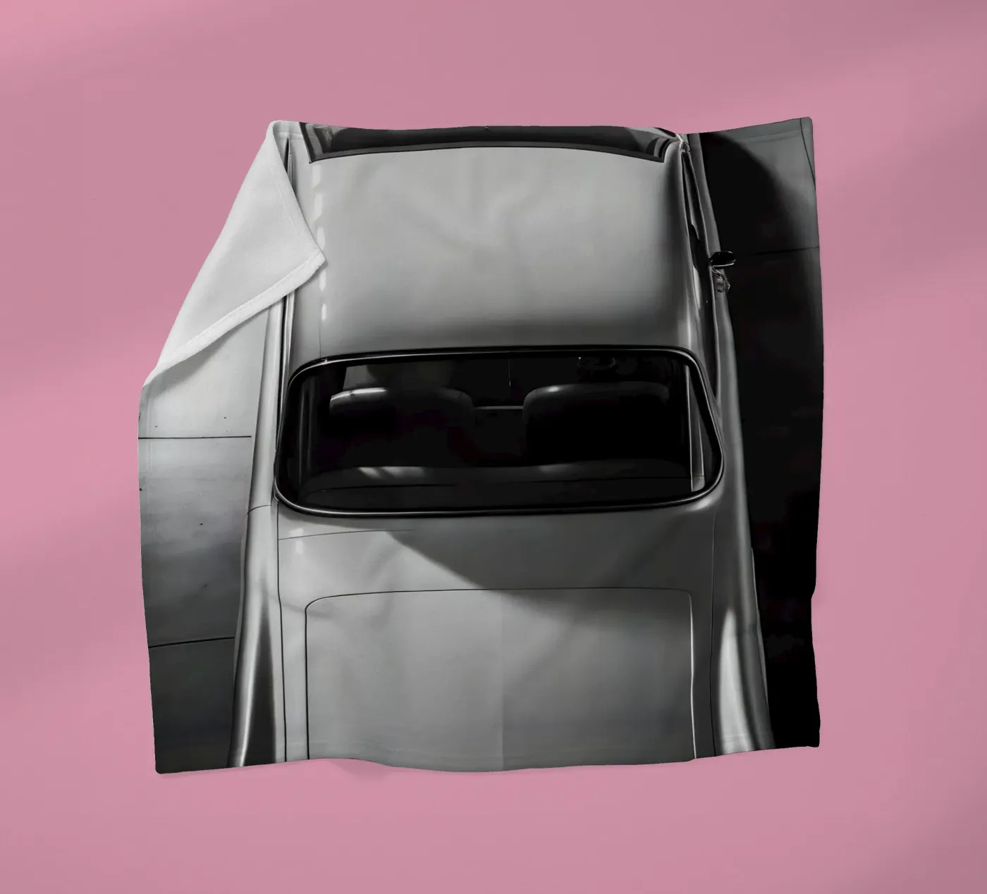 Monochrome Classic Car Fleecedecke von CAR EDITION