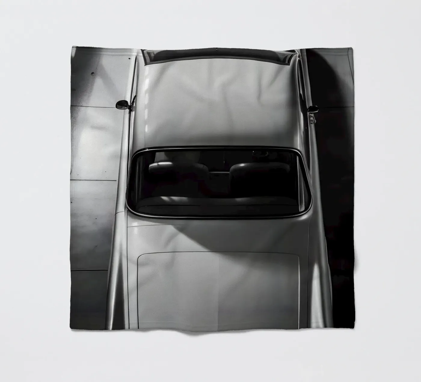 Monochrome Classic Car Fleecedecke von CAR EDITION