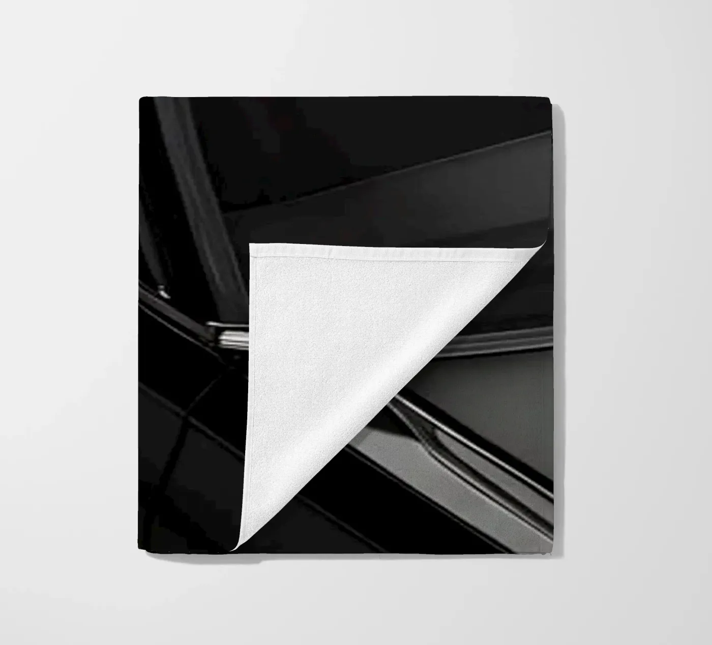 Monochrome Classic Car Strandtuch von CAR EDITION