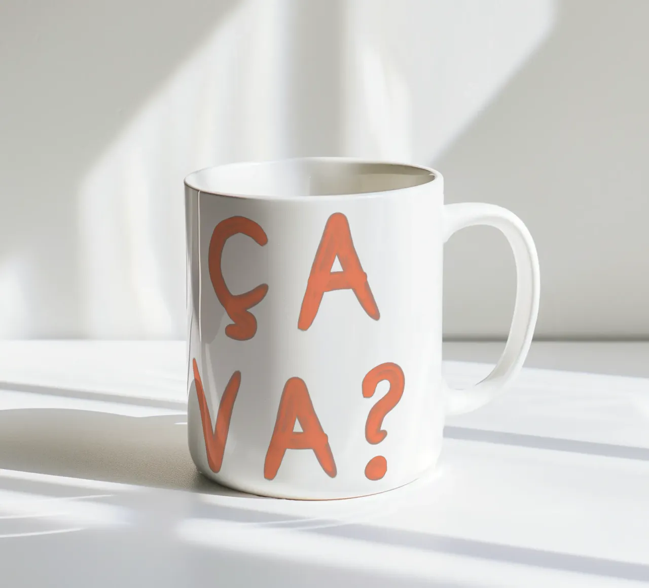 Ça Va? – French Mood Check tazza in ceramica da QuooodZ by MooodzArt
