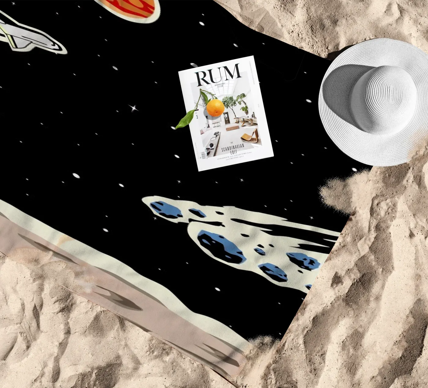 Space Rocket strandhanddoek van Little Flourishes