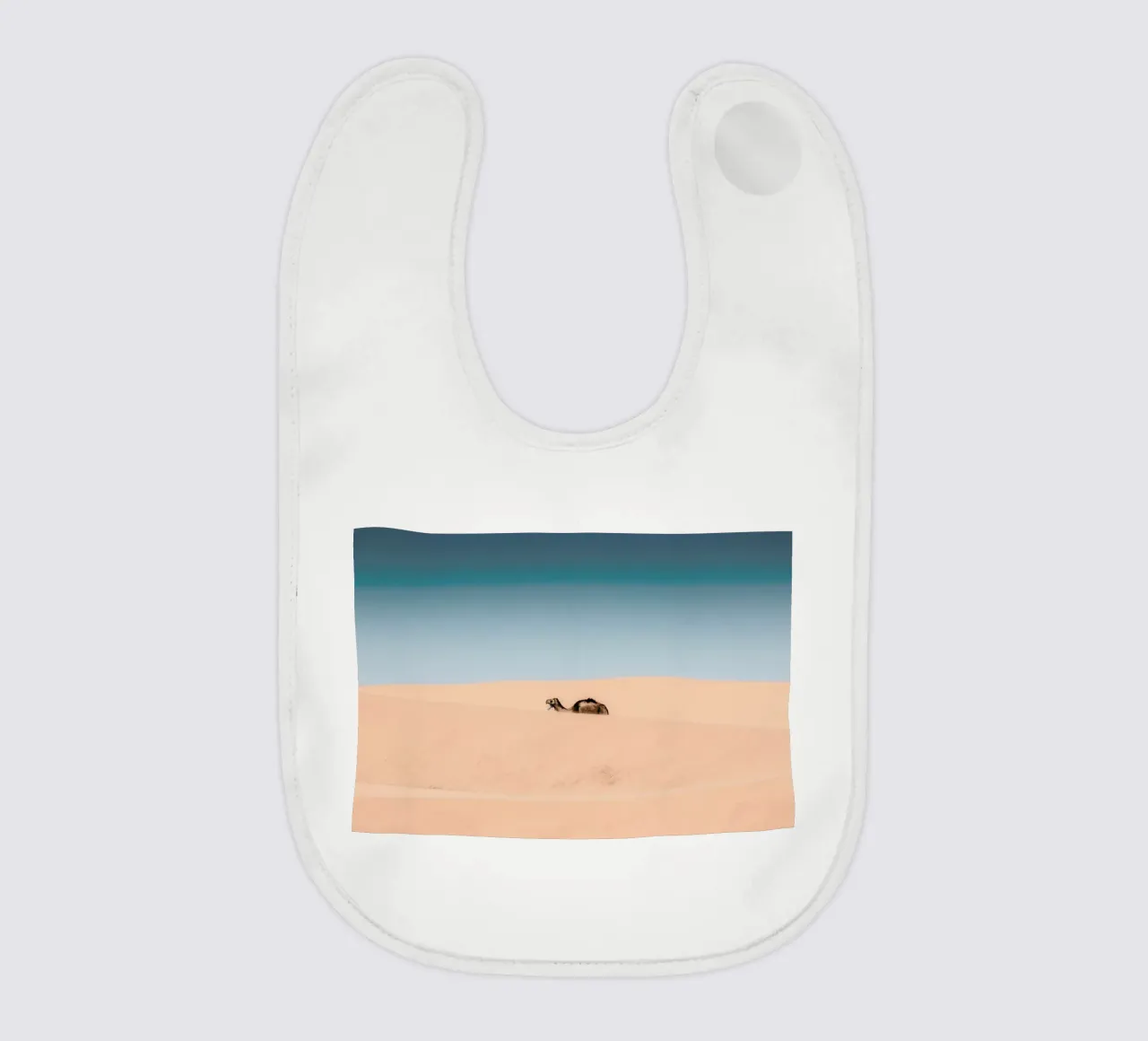 Lone Camel bavaglino da EyeEm Mobile GmbH