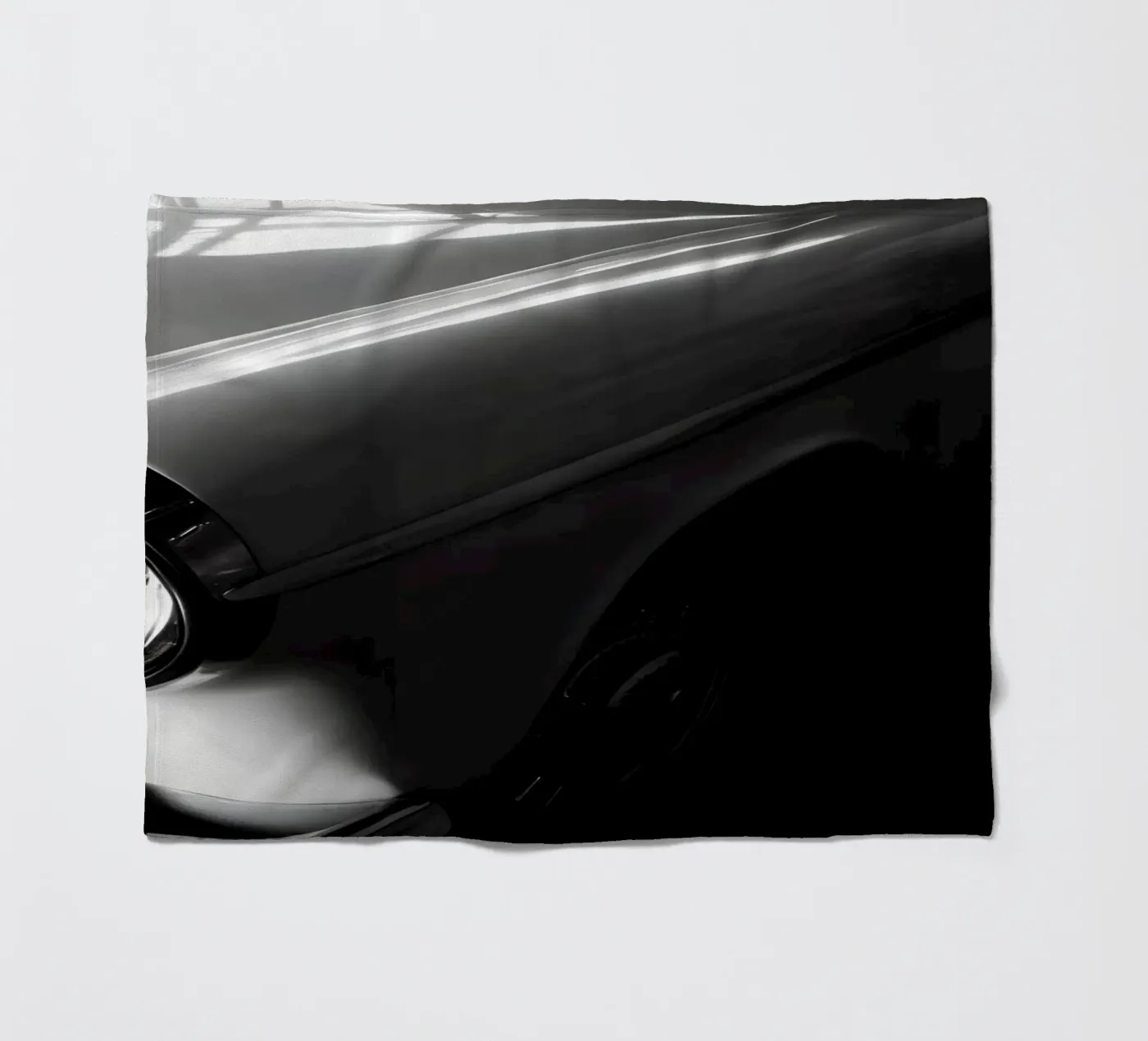 Monochrome Classic Cars Fleecedecke von CAR EDITION