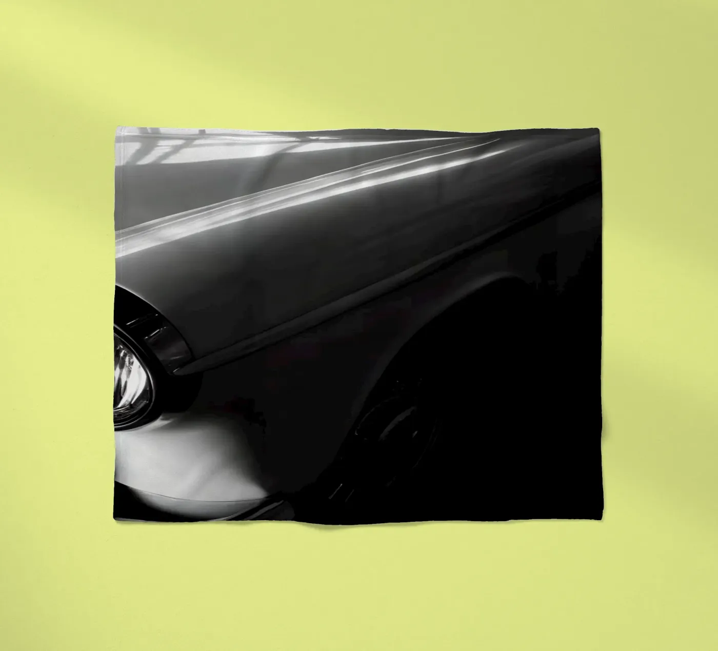 Monochrome Classic Cars Fleecedecke von CAR EDITION