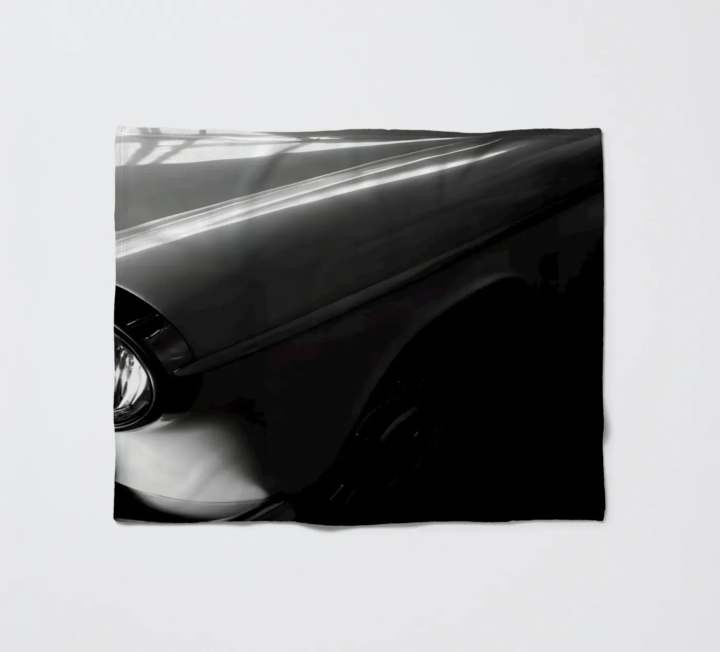 Monochrome Classic Cars Fleecedecke von CAR EDITION