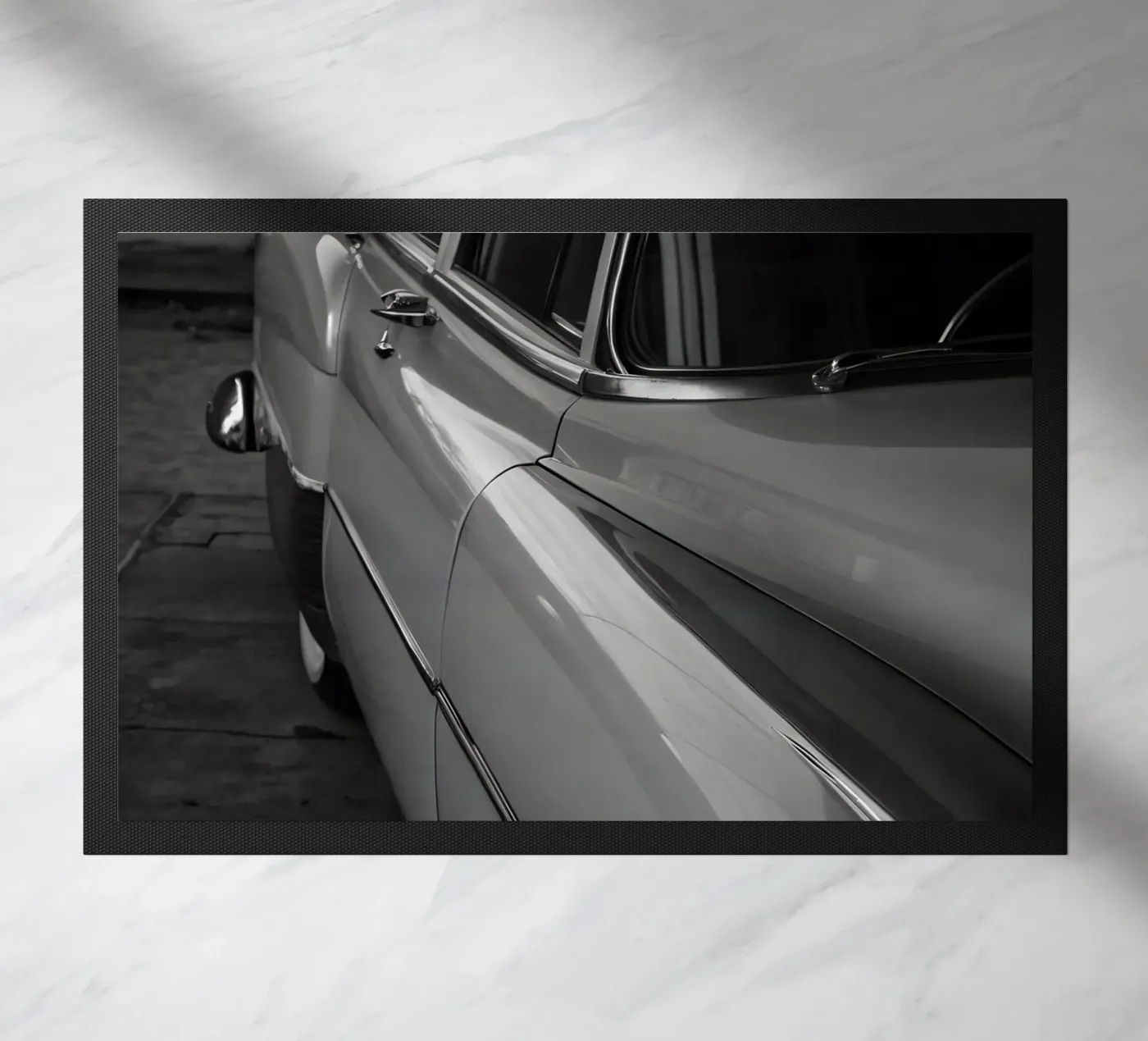 Monochrome Classic Cars Fußmatte von CAR EDITION