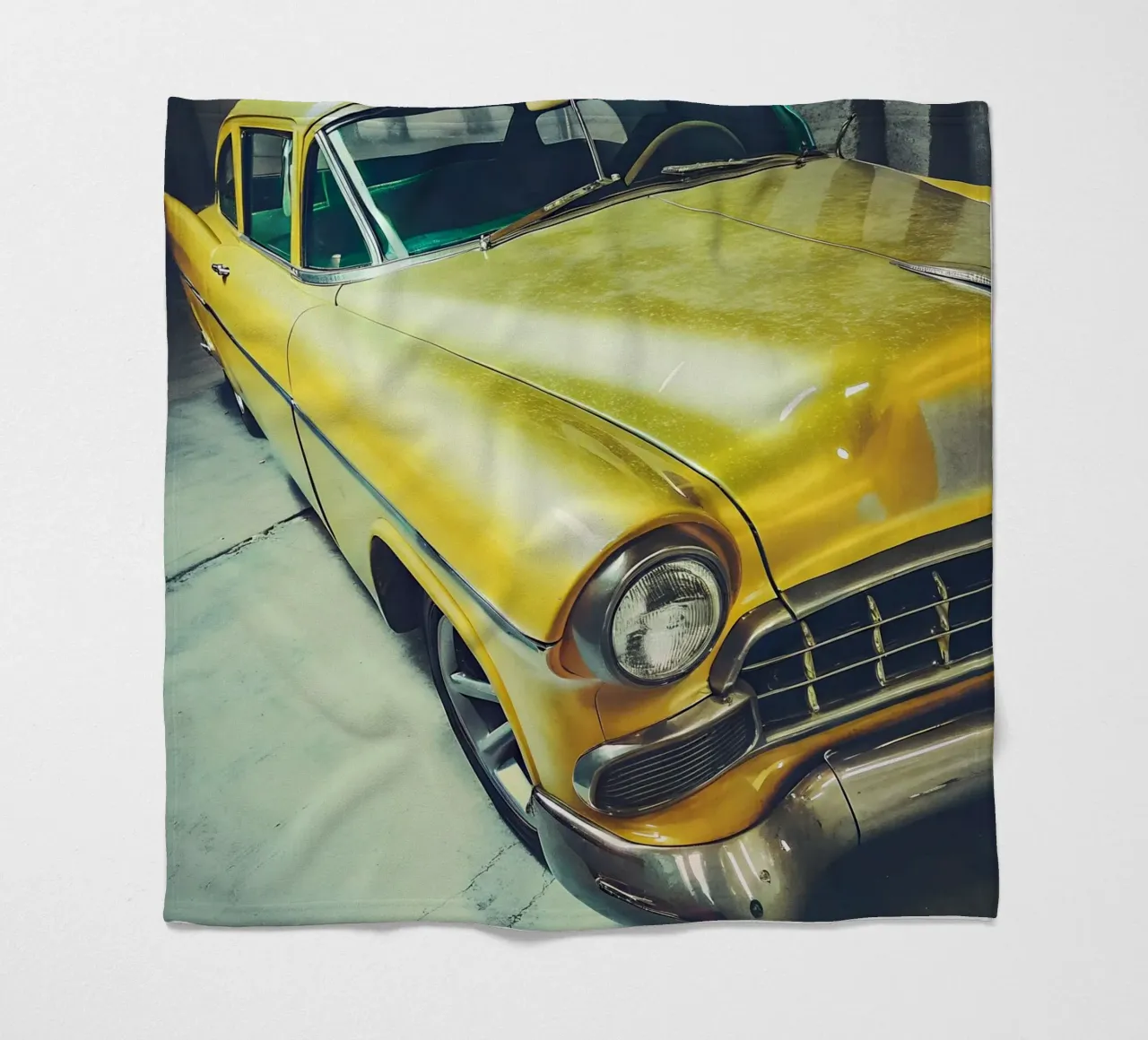 Gelber Oldtimer Fleecedecke von CAR EDITION