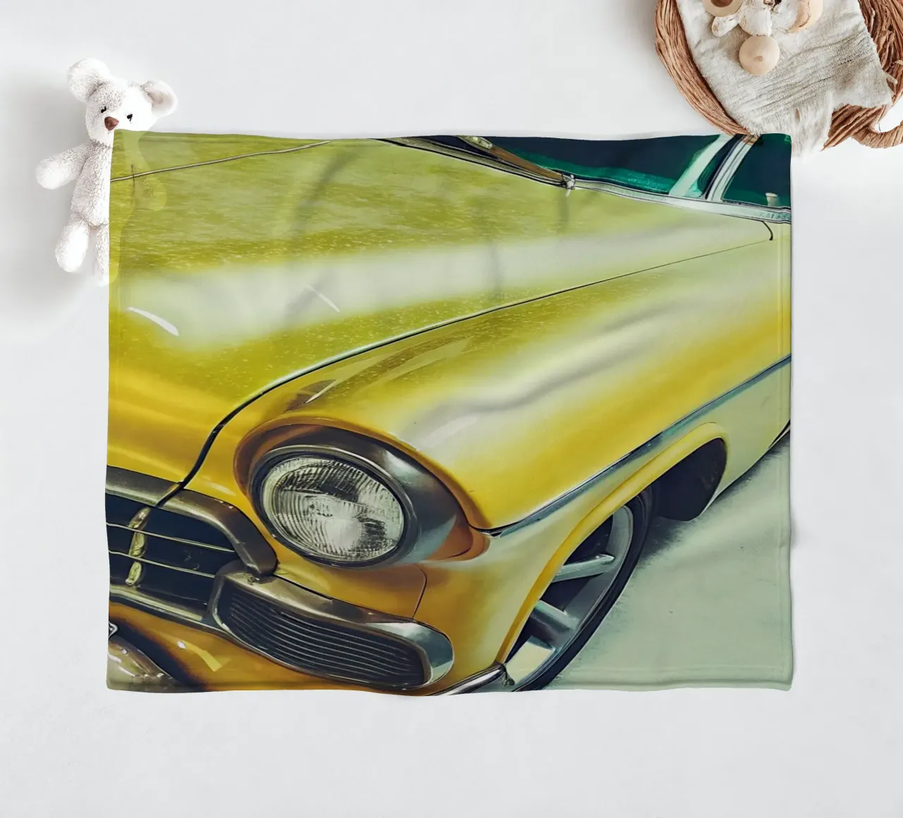 Gelber Oldtimer Fleecedecke von CAR EDITION