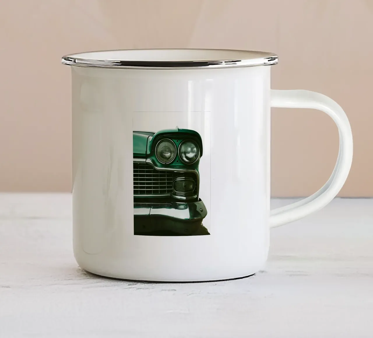 Dettaglio frontale di un'auto d'epoca tazza in smalto da CAR EDITION