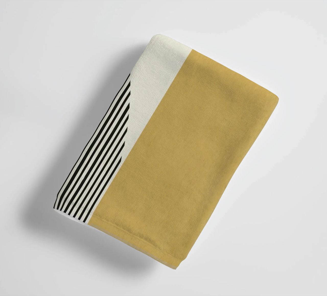 Composición de líneas abstractas - Oro Verde toalla de baño de MoonlightPrint