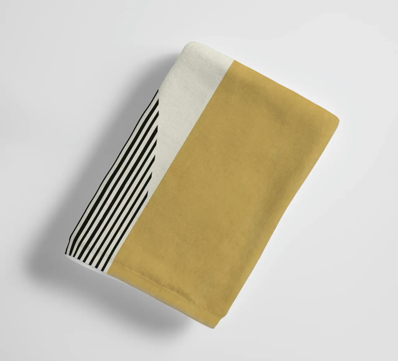 Composizione di linee astratte - Verde oro asciugamano da bagno da MoonlightPrint