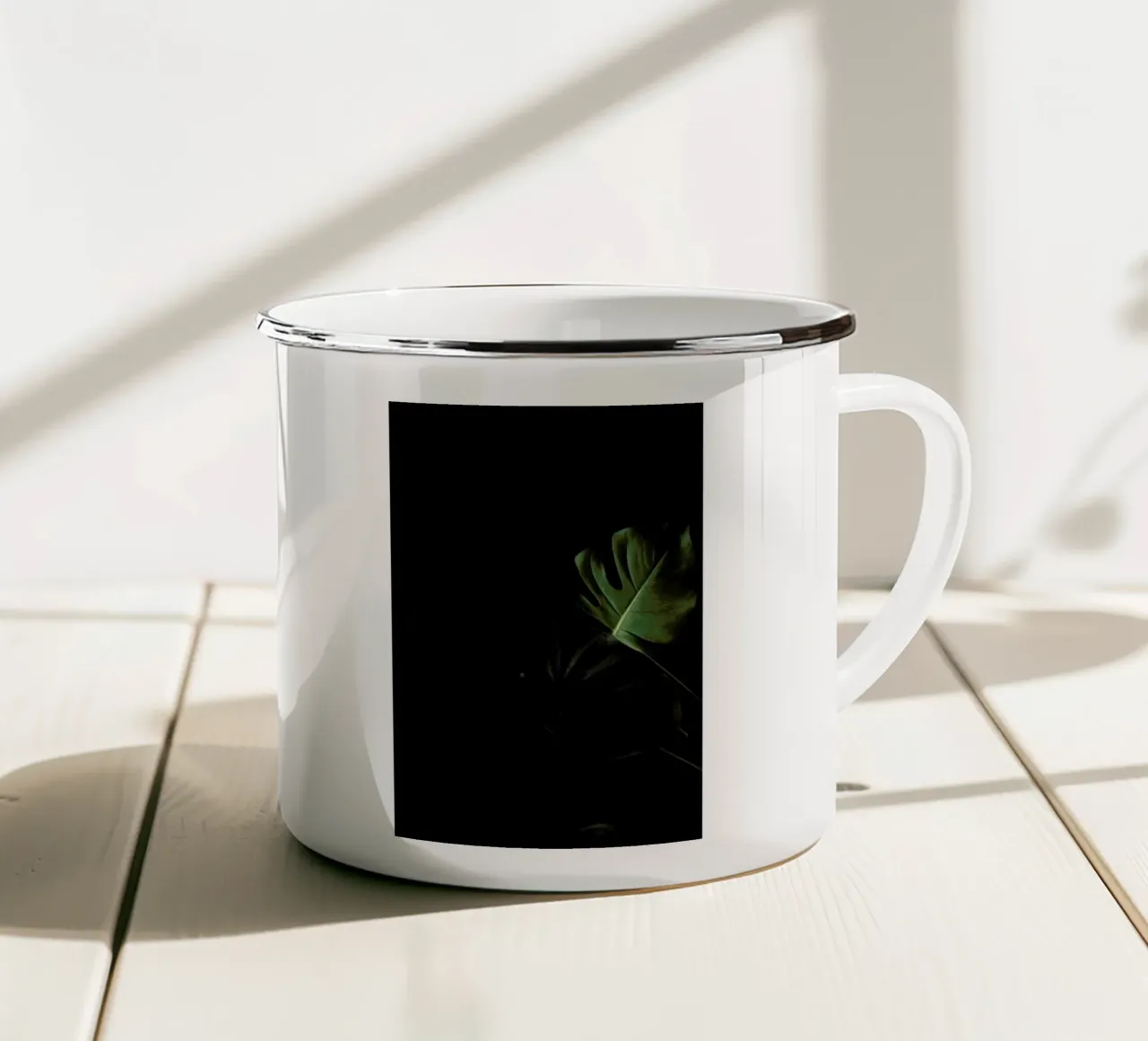 Moody Monstera tazza in smalto da Studio Nahili