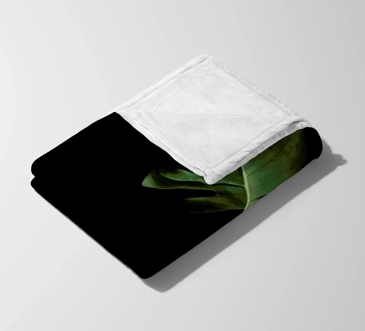 Moody Monstera coperta in pile da Studio Nahili