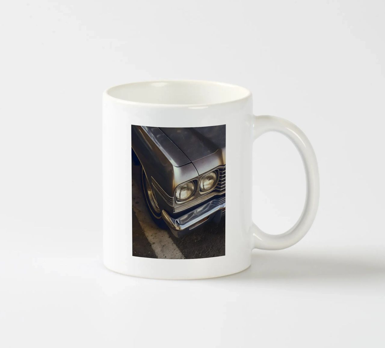 Dettaglio frontale di un'auto d'epoca tazza in ceramica da CAR EDITION