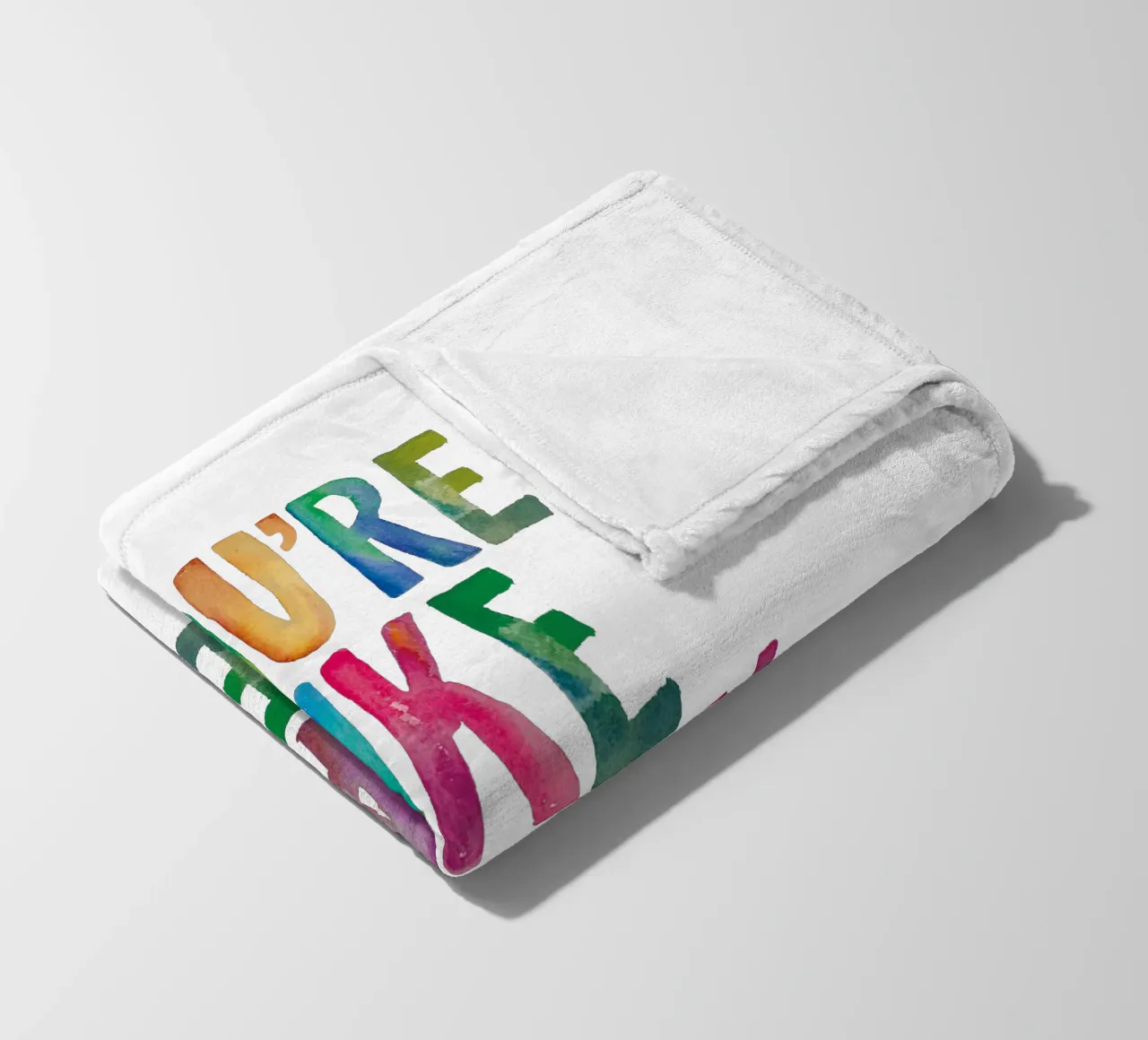 Siete come dei bambini davvero carini: design tipografico arcobaleno coperta in pile da THE MOTIVATED TYPE