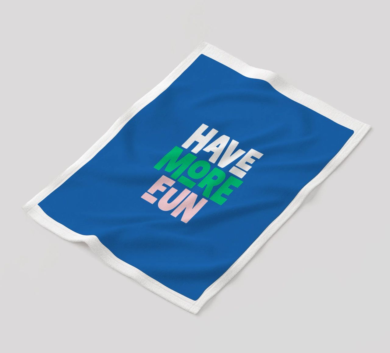Divertirsi di più Design allegro e giocoso, moderno e colorato coperta in pile da THE MOTIVATED TYPE