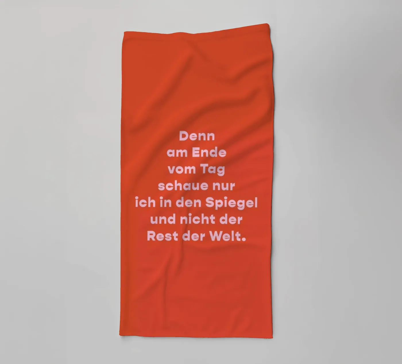 Spieglein, Spieglein badhanddoek van vonkopfbisfuss x JUNIQE