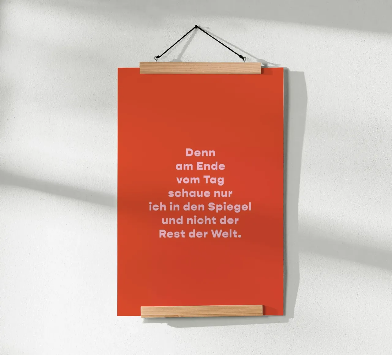 Spieglein, Spieglein poster met houten frame van vonkopfbisfuss x JUNIQE