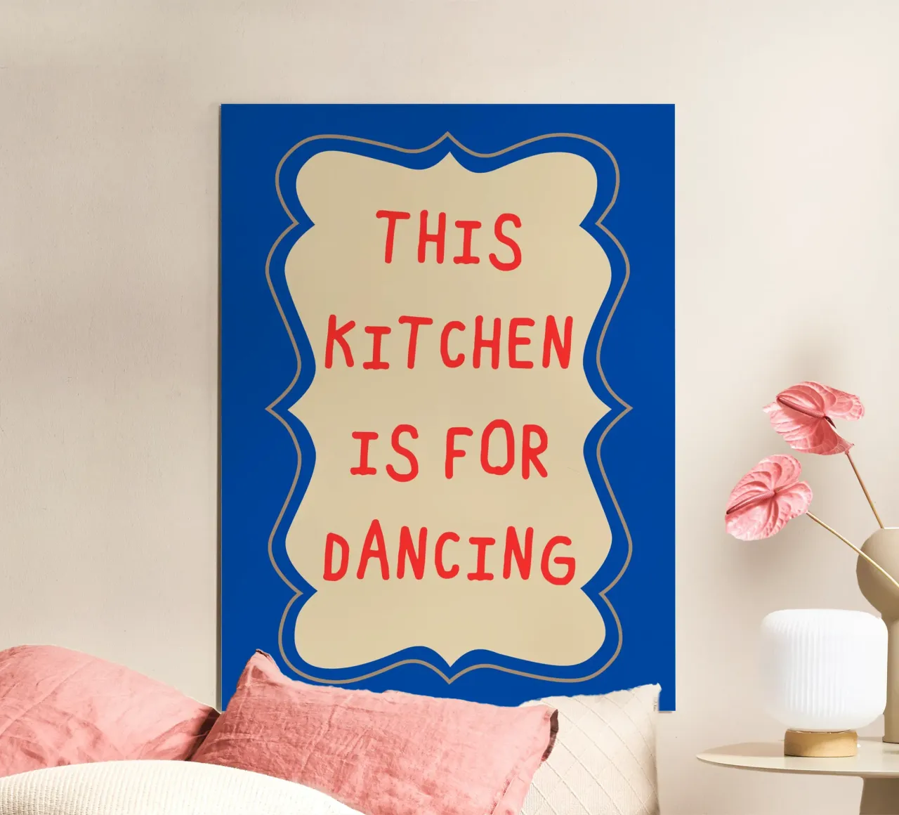 This kitchen is for dancing Poster mit Holzrahmen von edsonramosart
