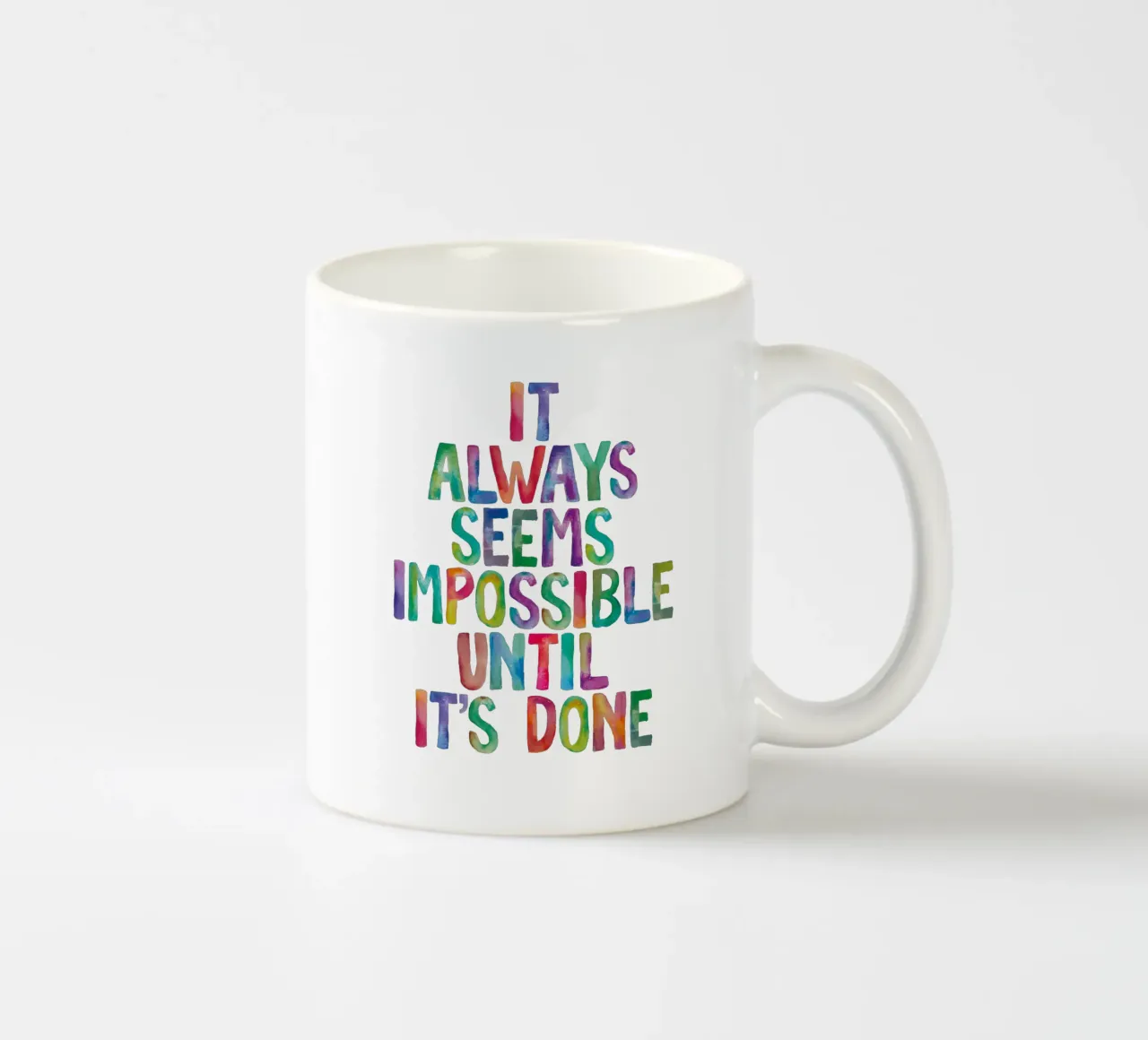 Cela semble toujours impossible jusqu'à ce que ce soit fait Regenbogen Design mug en céramique de THE MOTIVATED TYPE